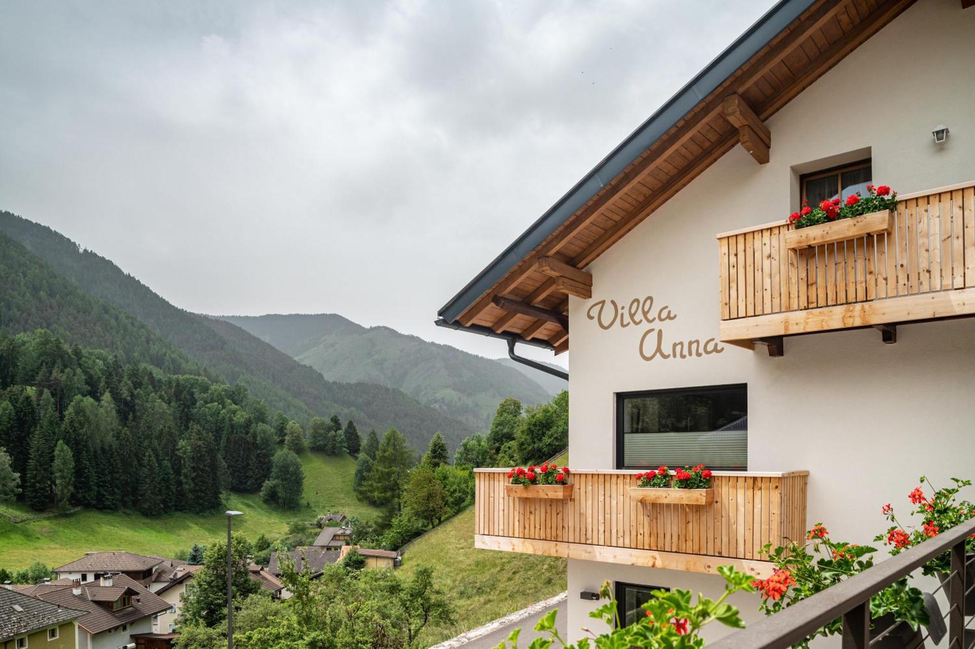 Villa Anna Villnoess San Pietro  Exteriör bild